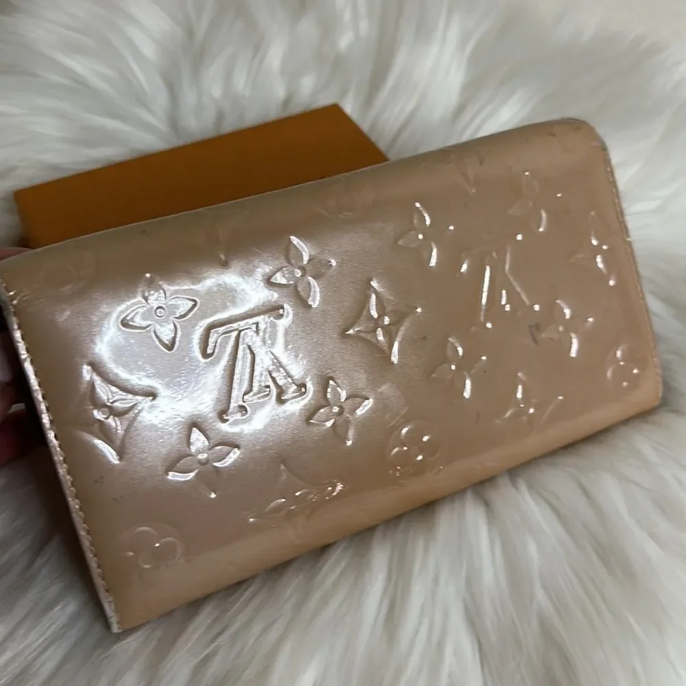💯Authentic Louis Vuitton Vernis Long Wallet 🍀